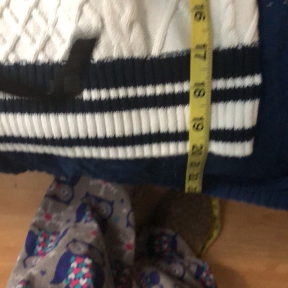 Free assembly sweater - Picture 8 of 13